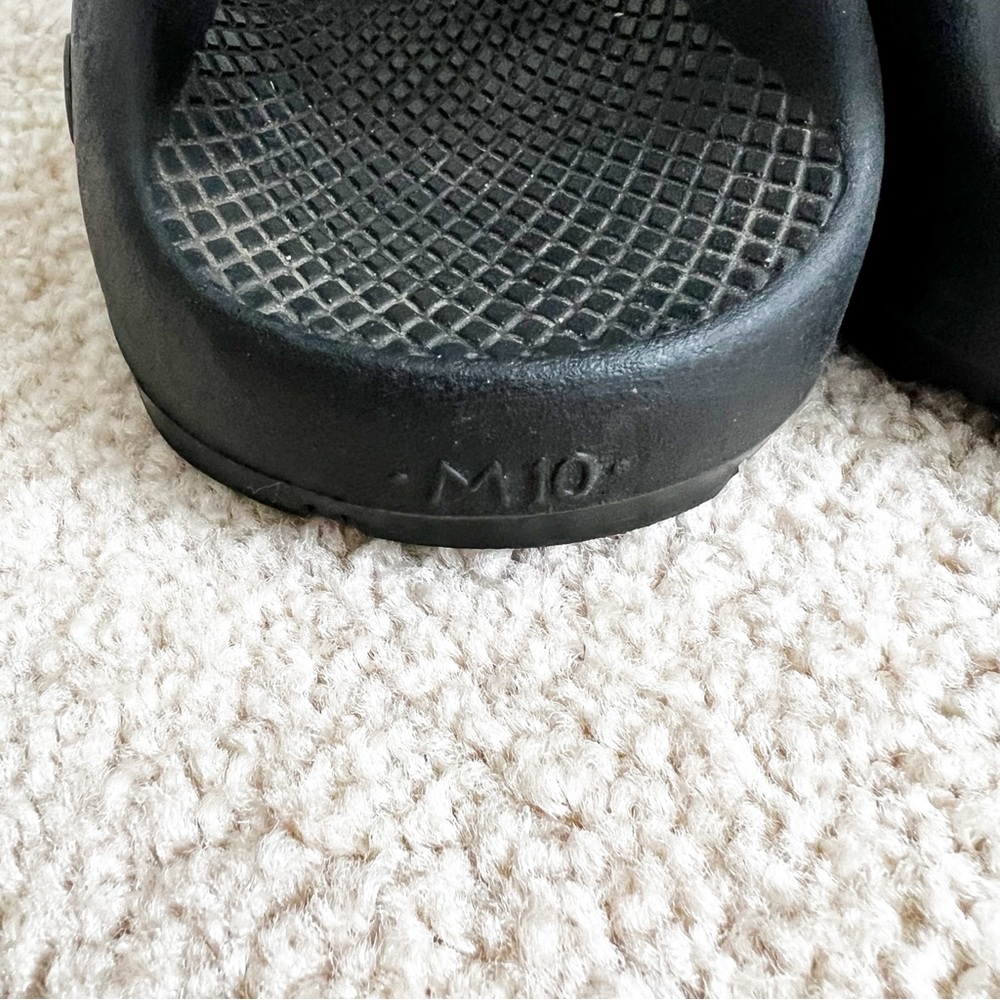 Men’s Chaco Sandals, Size 10 - Picture 3 of 5